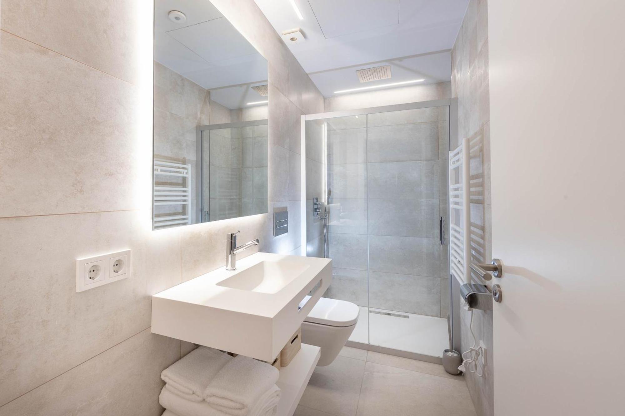 C&C Apartments Figueres  Bagian luar foto