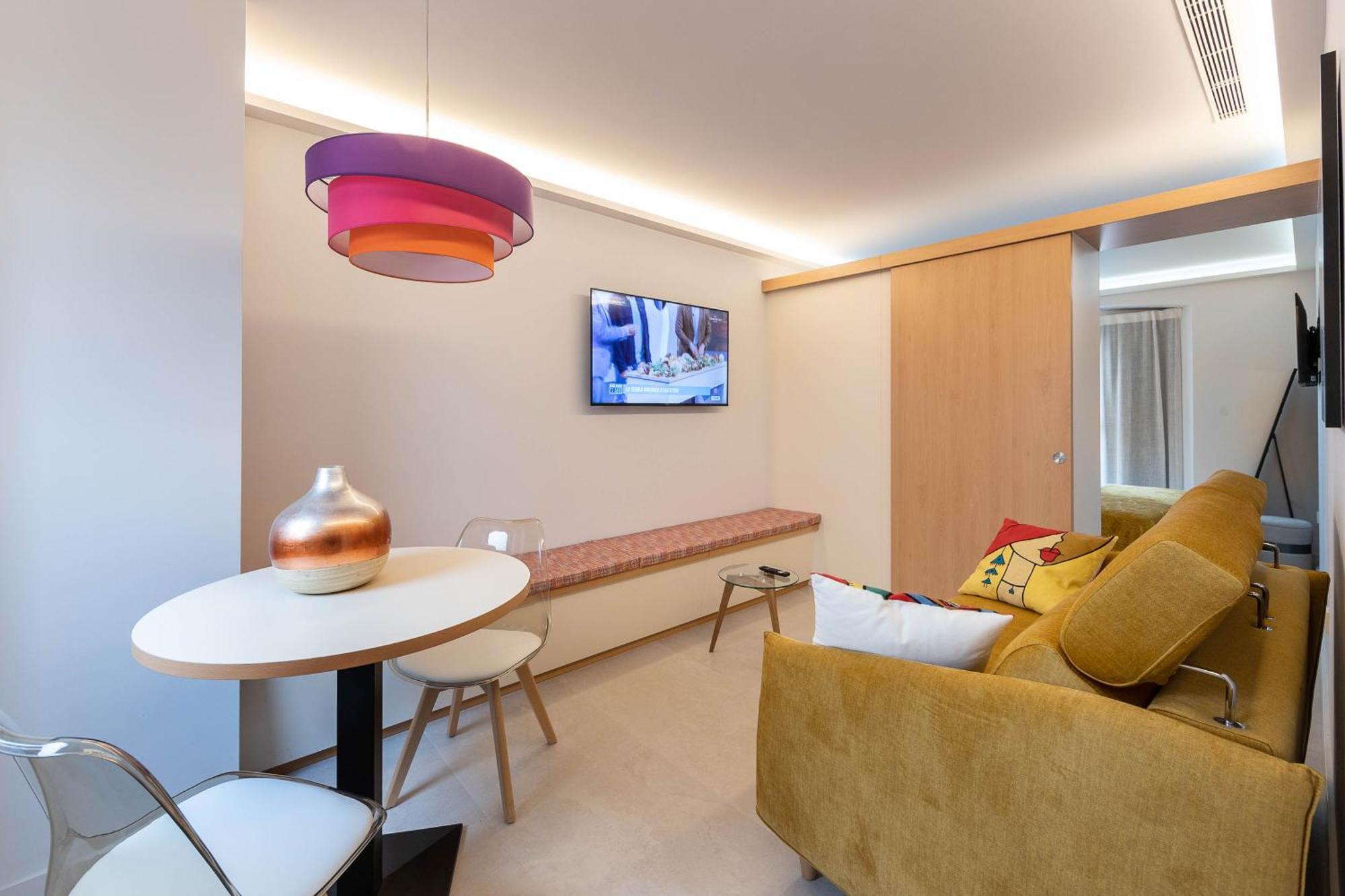 C&C Apartments Figueres  Bagian luar foto