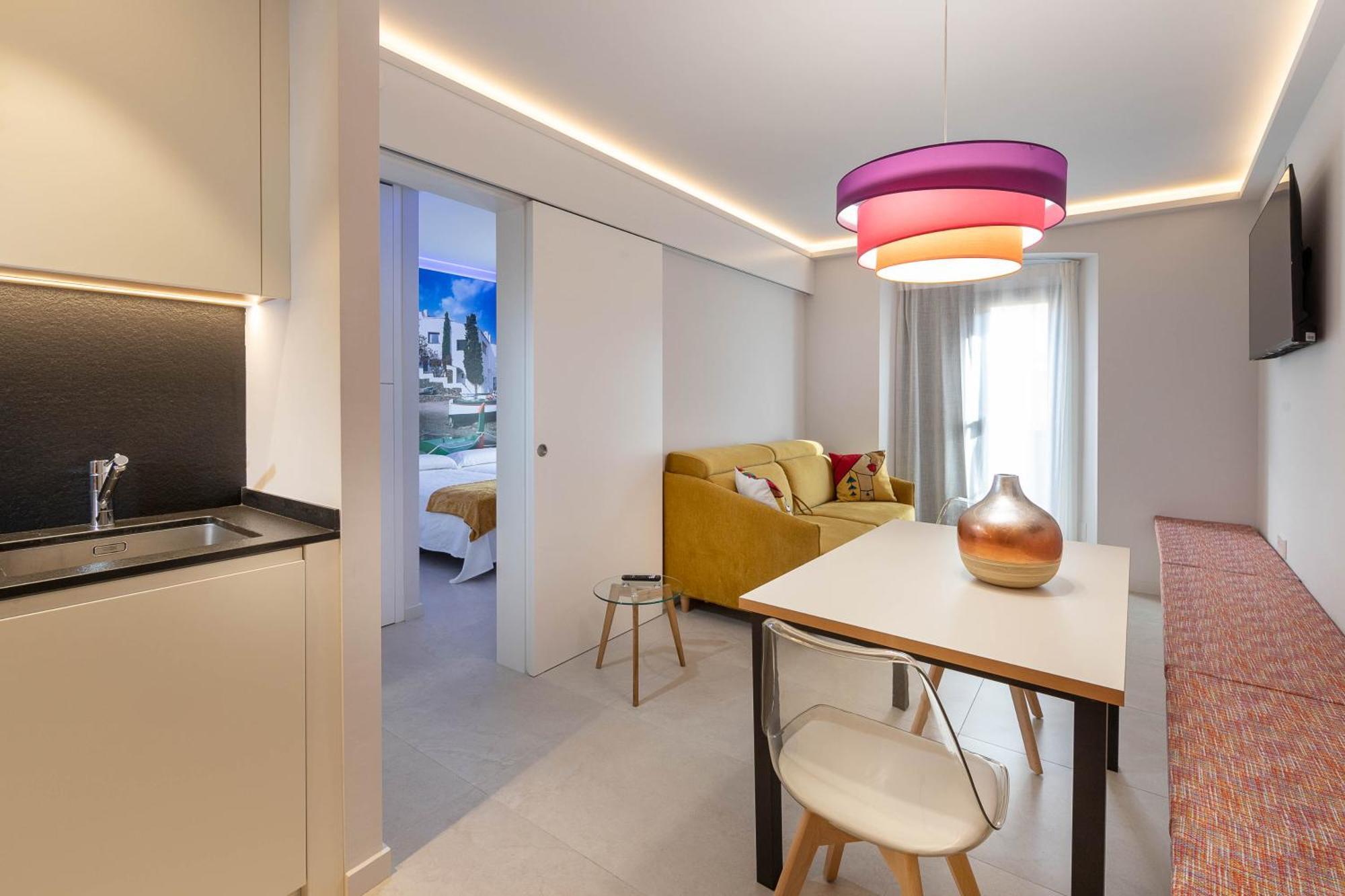 C&C Apartments Figueres  Bagian luar foto