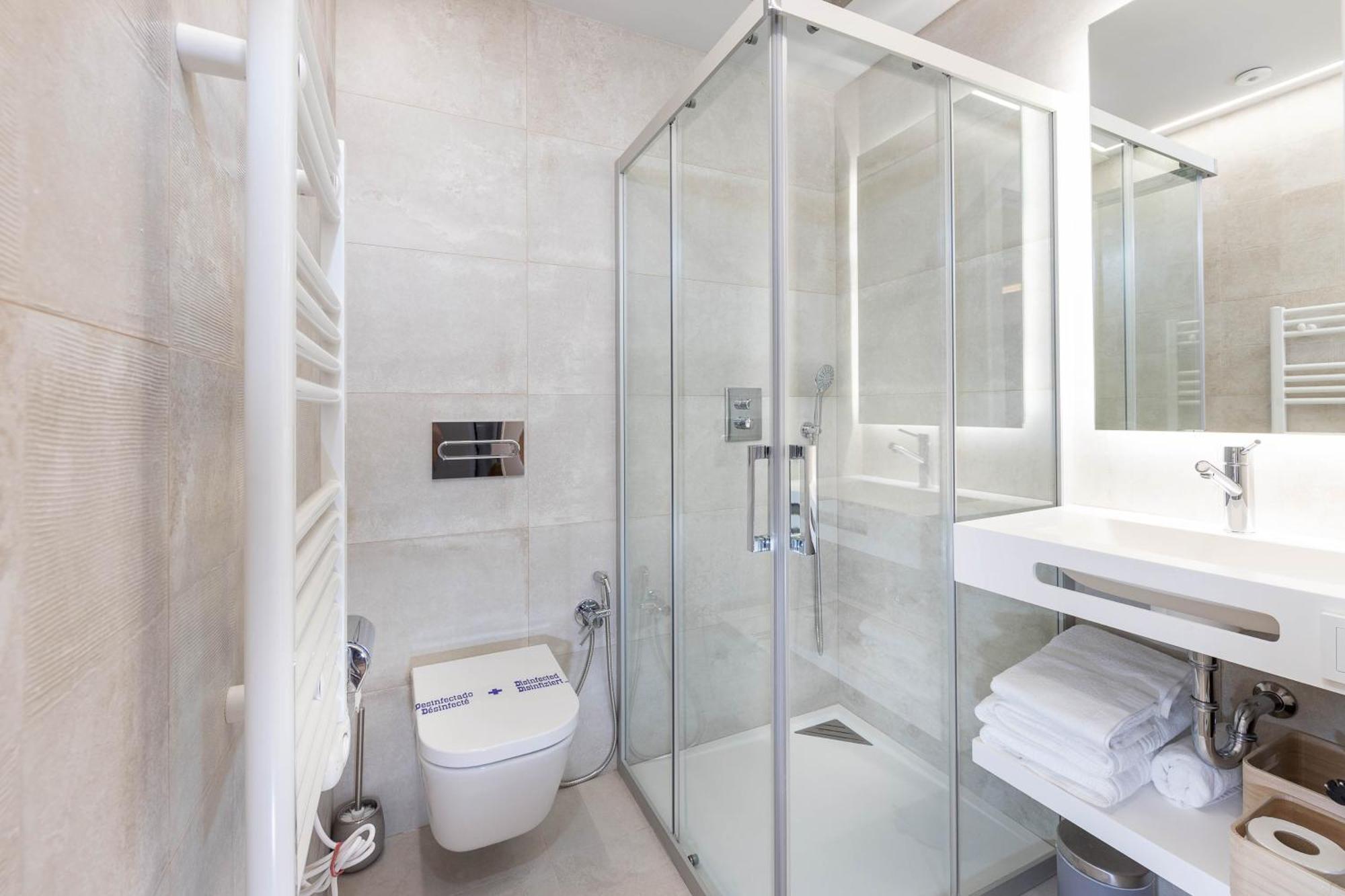 C&C Apartments Figueres  Bagian luar foto