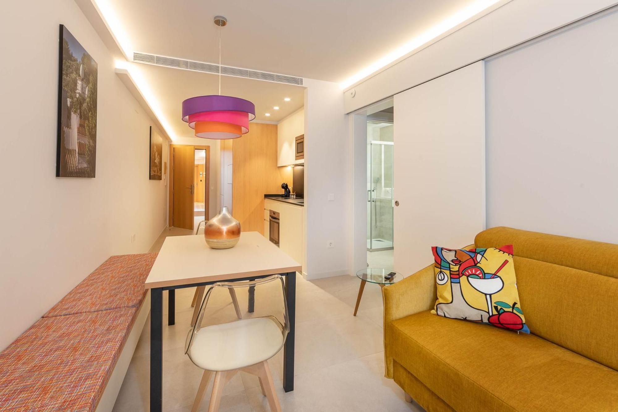 C&C Apartments Figueres  Bagian luar foto