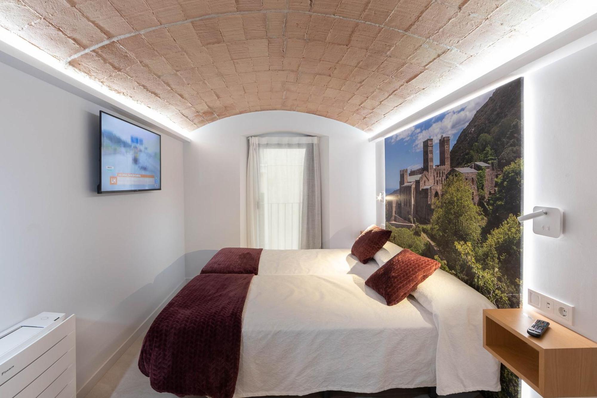 C&C Apartments Figueres  Bagian luar foto